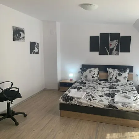 Stylish 1br Near Centre By Bulgarianhomes דירה סופיה