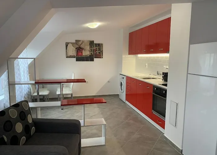 Stylish 1br Near Centre